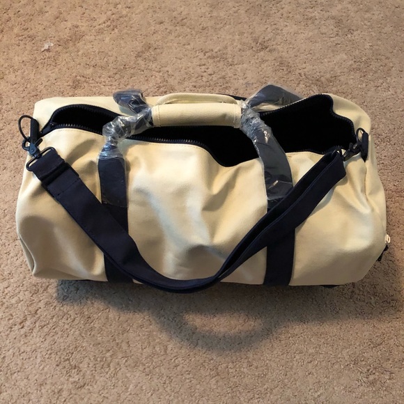 Vineyard Vines NWT canvas duffel bag - Picture 6 of 8